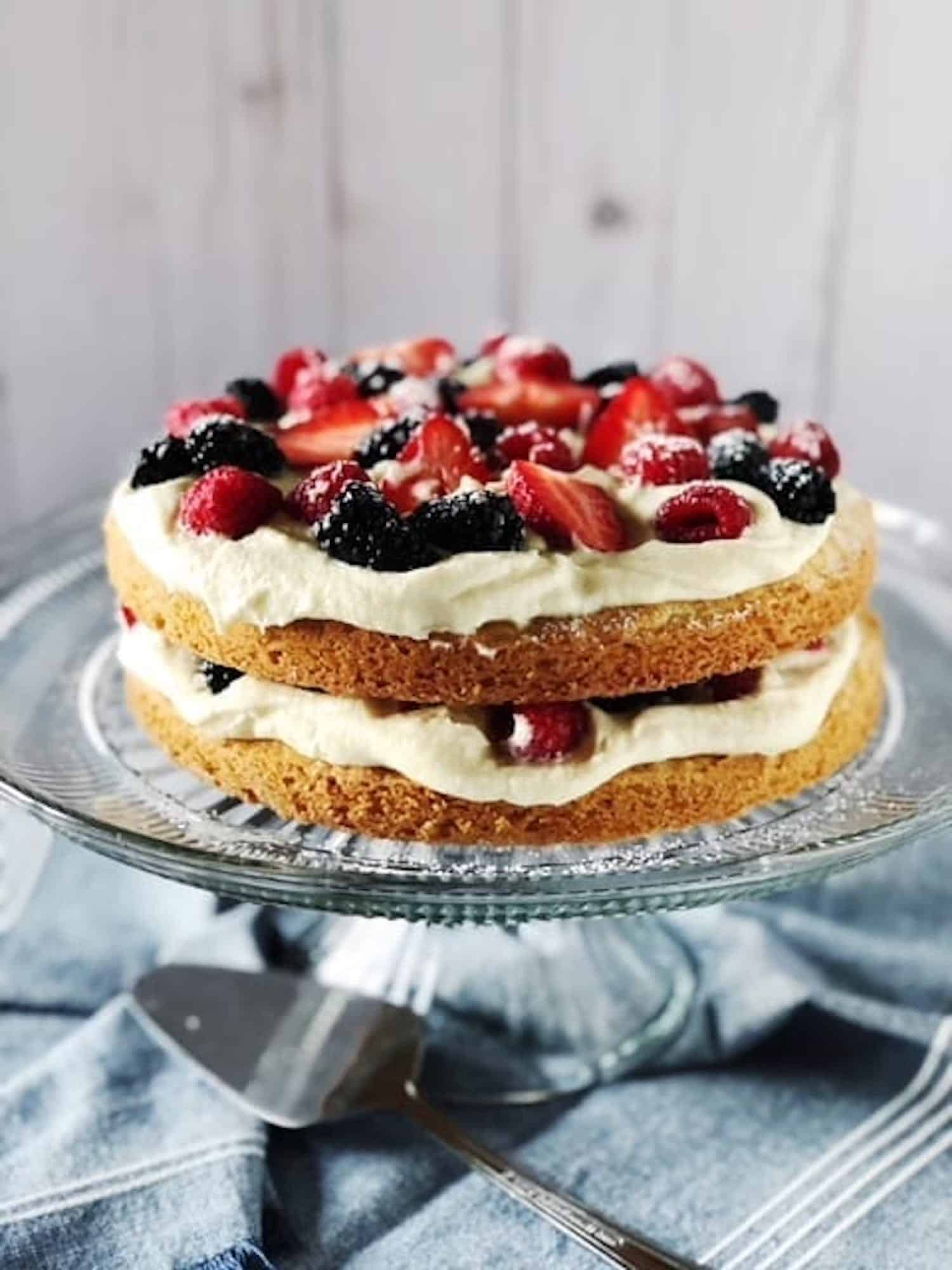 Italian berry cake