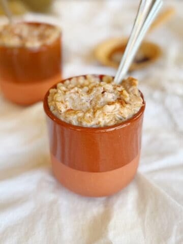 Closeup of the spiced oatmeal.